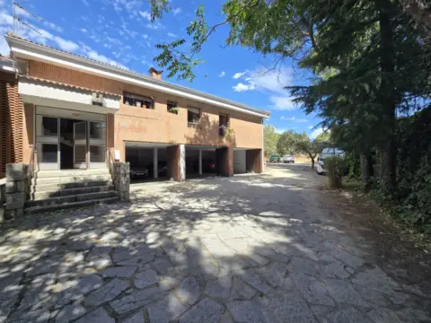 Casa en calle de Cangas de Onis
