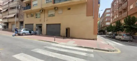 Local comercial en Plaza de las Flores