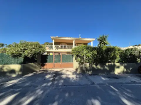 Casa en Avenida de la Paz