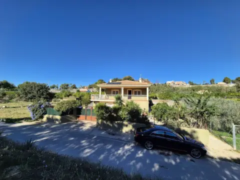 Casa en Avenida de la Paz