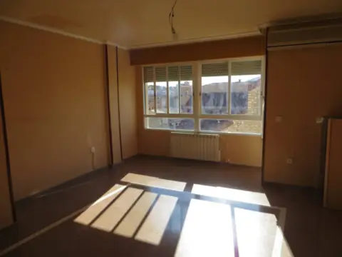 Piso en Avenida de la Reina Sofía