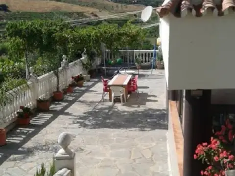 Terreno en calle Camino de los Pedregales