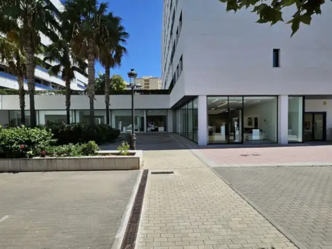 Local comercial en calle Tordesillas, nº 00