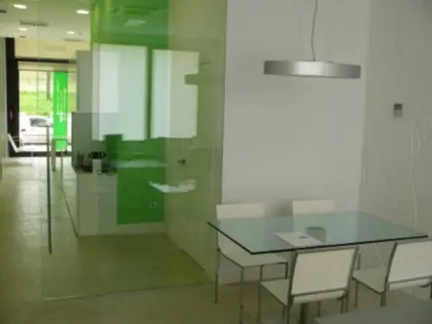 Local comercial en calle de Cervantes
