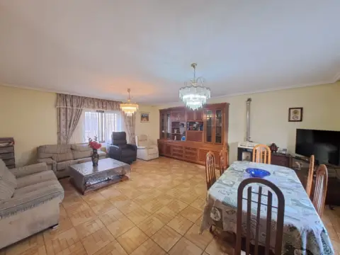 Chalet pareado en Fuentecillas-Yagüe-Villalonquéjar