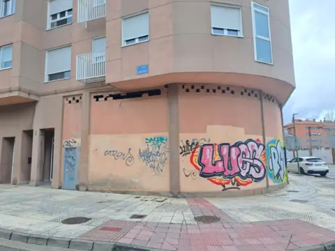 Local comercial en calle del Duero