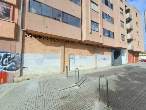 Local comercial en calle del Frontón