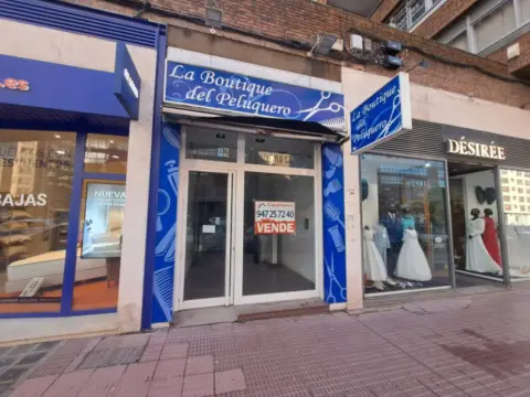 Local comercial en Avenida de la Paz