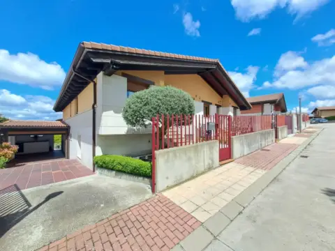Chalet pareado en Villagonzalo Pedernales