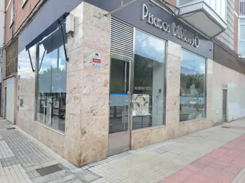 Local comercial en calle de Sevilla