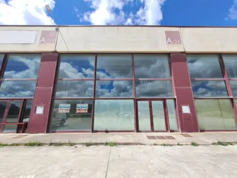 Nave comercial en Avenida Pedernales