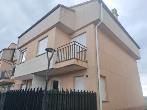 Chalet pareado en Urbanización de la Muleta
