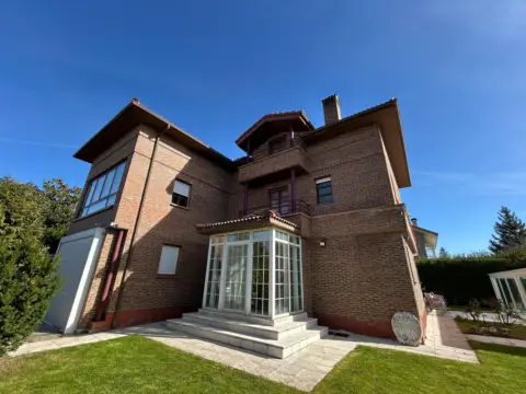 Chalet unifamiliar en Los Tomillares