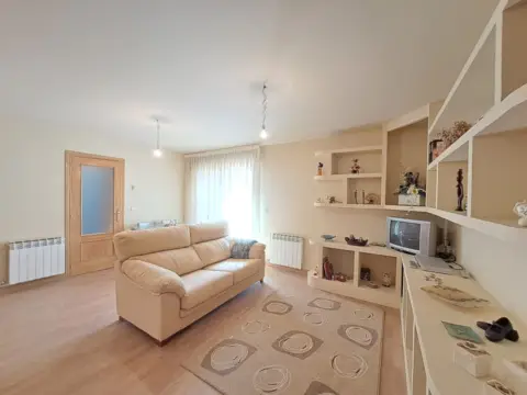 Piso en Valdorros