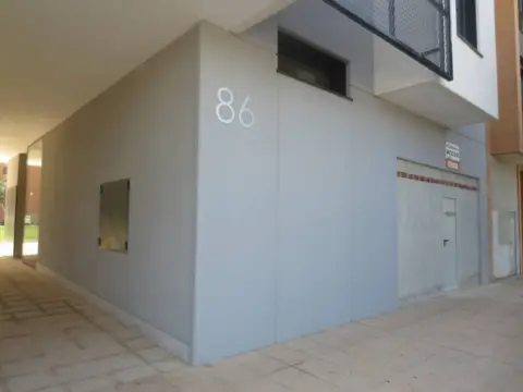 Local comercial en Avenida de Castilla y León, 86