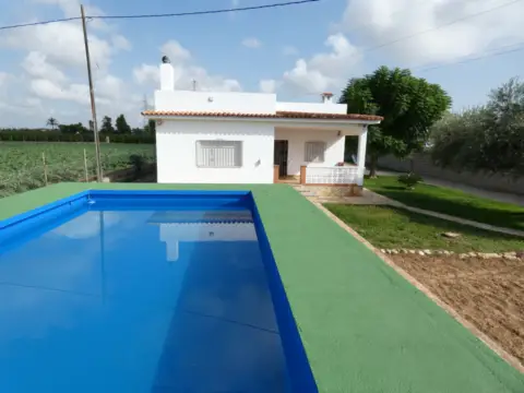 Chalet en calle Pda Collet- Sangregorio