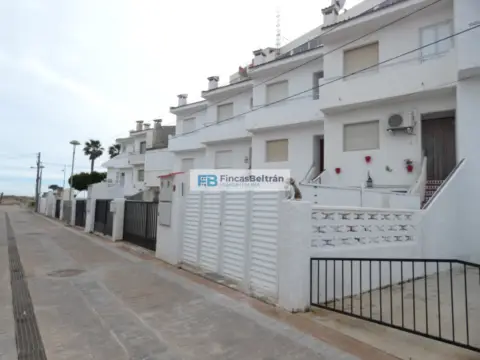 Casa adosada en Avenida del Papa Luna