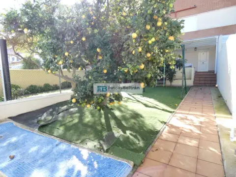 Casa adosada en Avinguda Mediterrània
