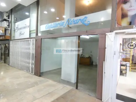 Local comercial en calle de los Germans de les Escoles Cristianes