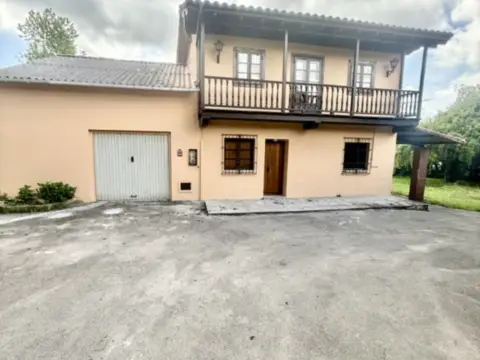Casa en Camino Llugarín