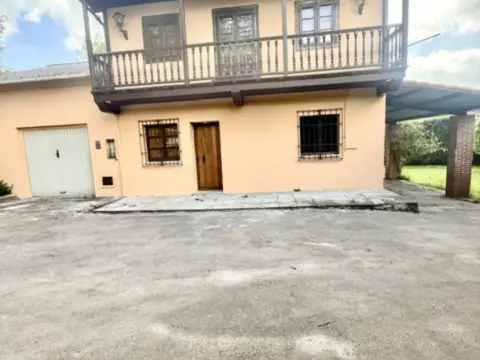 Casa en Camino Llugarín