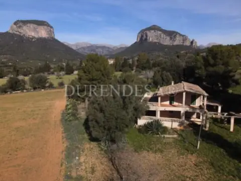 Casa rústica en Avinguda de la Constitució