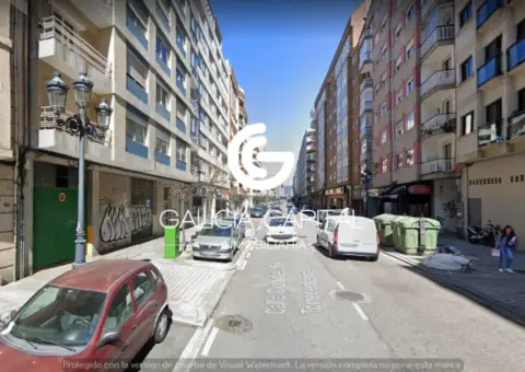 Local comercial en calle del Conde de Torrecedeira