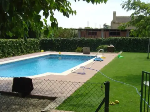 Chalet en calle Cuatro