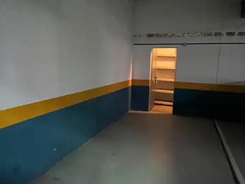 Garaje en calle Santiago de Compostela, 15