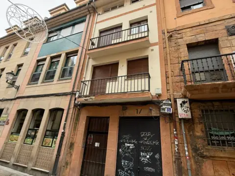 Piso en calle Oscura, 17