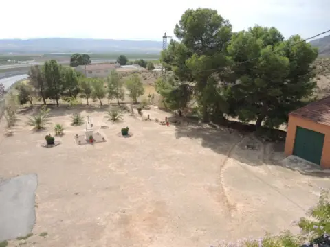 Chalet en Cerca de Jumilla