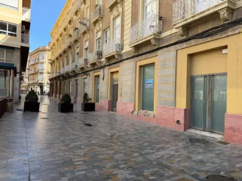 Nave comercial en calle del Conducto