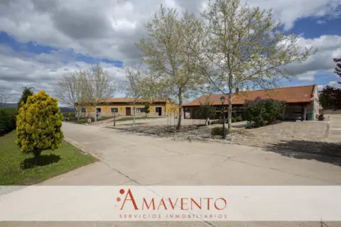 Finca rústica en calle de Valdepiélagos