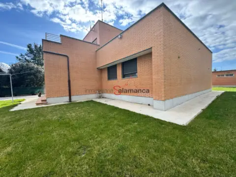 Chalet unifamiliar en Galindo y Perahuy