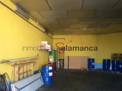 Nave industrial en Villares de La Reina