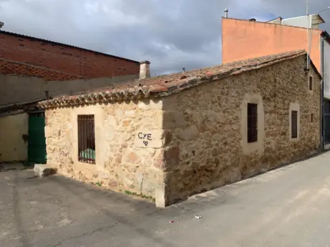 Chalet unifamiliar en calle de la Iglesia