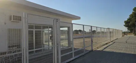 Local comercial en calle General Moscardó, 2