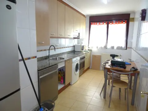 Apartment in Gijón / Xixón, Nuevo Roces