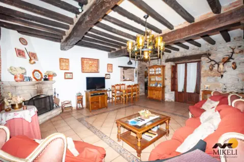 Casa en calle Perelada