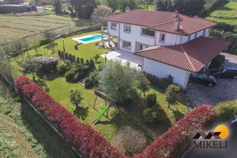 Chalet unifamiliar en Barrio El Mazo