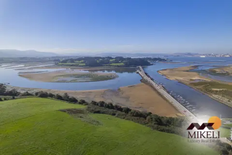 Chalet unifamiliar en Barrio de Somo Ribero