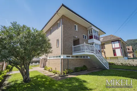 Chalet unifamiliar en Avenida de Berría Primera, 37