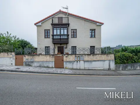 Casa en calle de Herminio Fernández Caballero