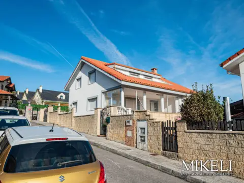 Chalet unifamiliar en Urbanización Playa San Juan de la Canal