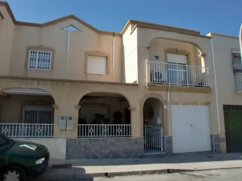Casa adosada en Noroeste