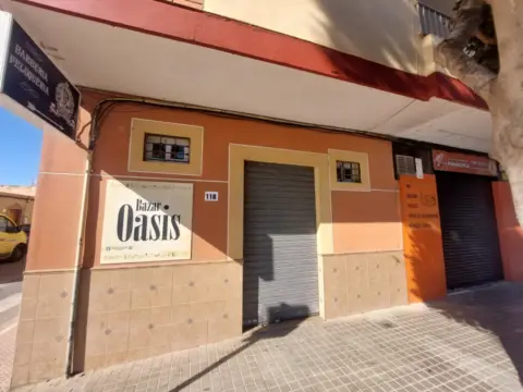 Local comercial en Avenida del Oasis