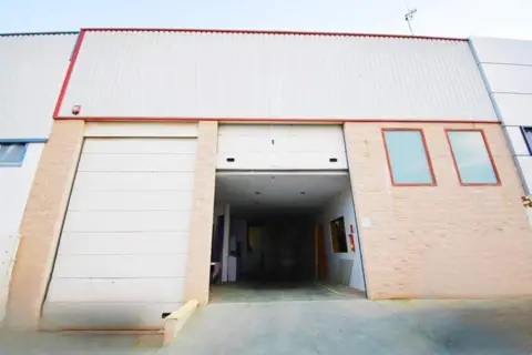 Nave comercial en calle XII