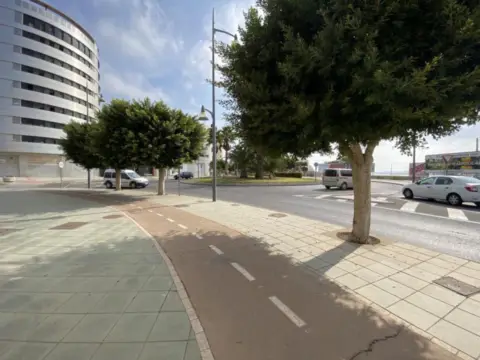 Oficina en Paseo de Santa María del Águila