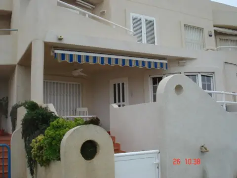 Casa adosada en calle Arquitecto julian laguna