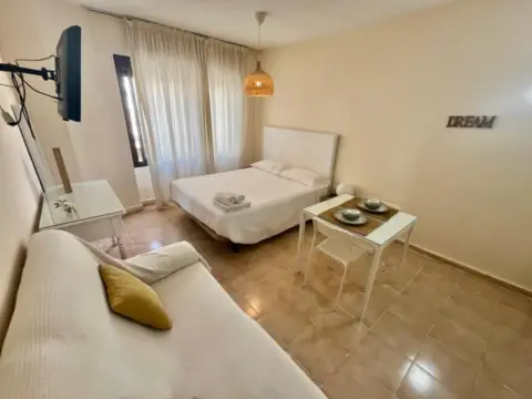 Estudio en calle Salado